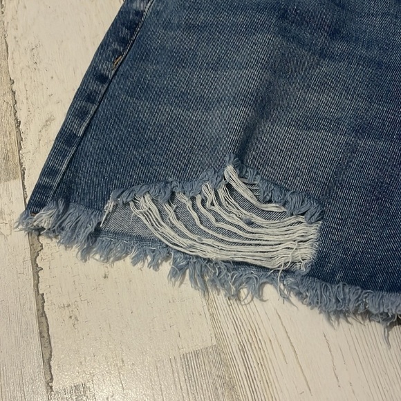 KanCan High Rise Shorts 11/29 NWT - Picture 3 of 12